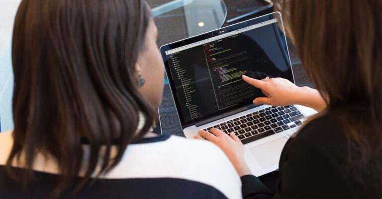 découvrez le no-code, une révolution technologique qui permet de créer des applications et solutions digitales sans compétences en programmation. simplifiez votre processus de développement et libérez votre créativité grâce à des outils intuitifs et accessibles à tous.